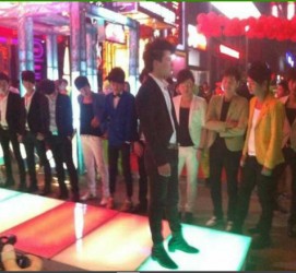 迁西深圳夜总会伴游模特雇用(深圳KTV模特雇用)