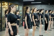 迁西兼职模特进修班(学生怎么兼职模特)