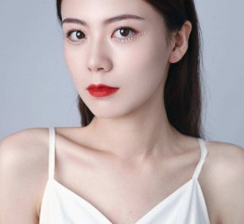 迁西兼职模特要打点模卡吗(兼职做模特要交钱拍模卡)