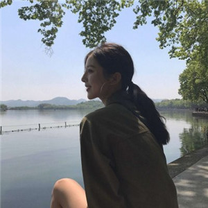 迁西私人伴游网带你看到天际，白色盐湖无际，蓝色天空无边