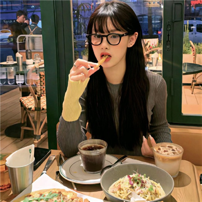 迁西伴游女生娄婷的资料