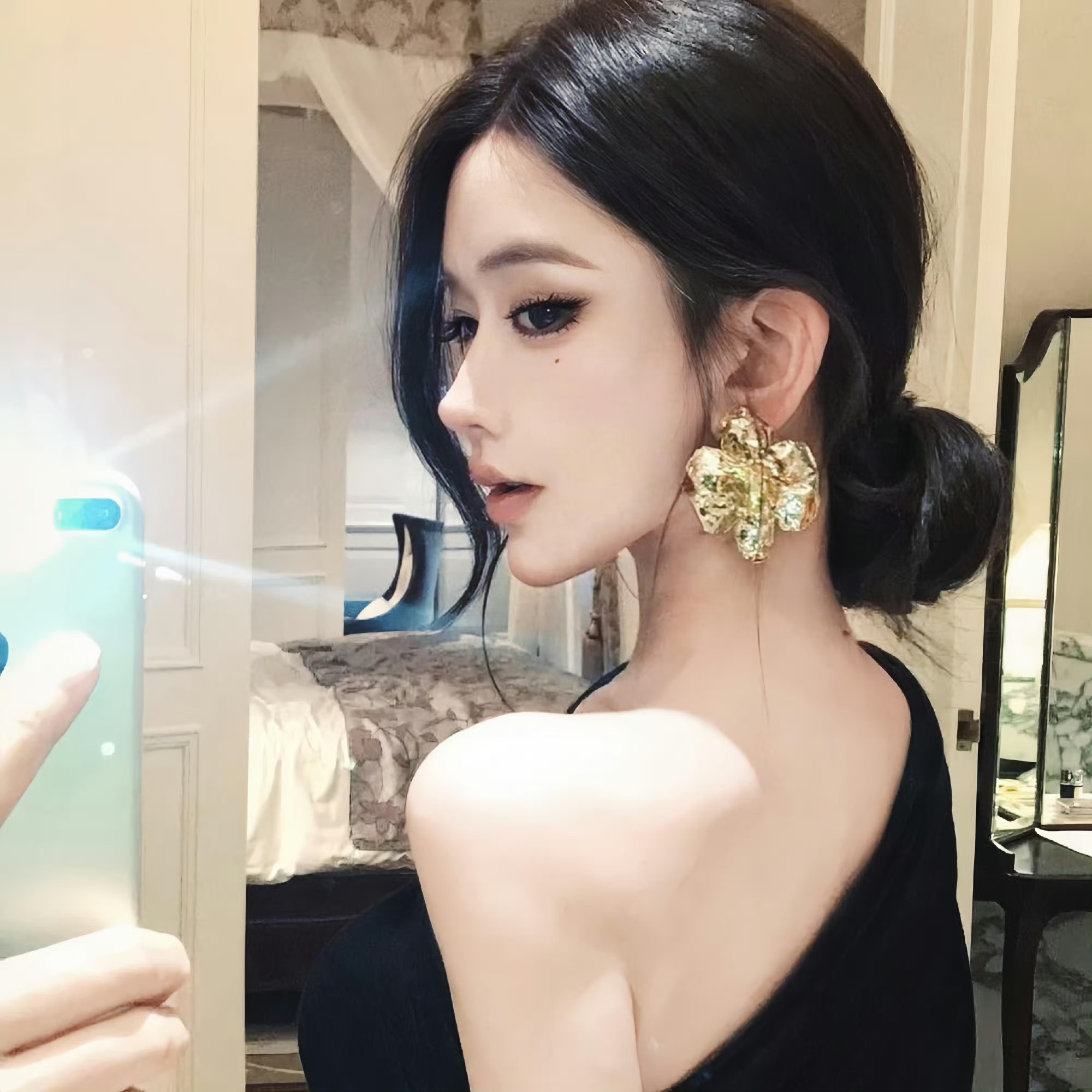 迁西伴游女生靖骊萍的资料