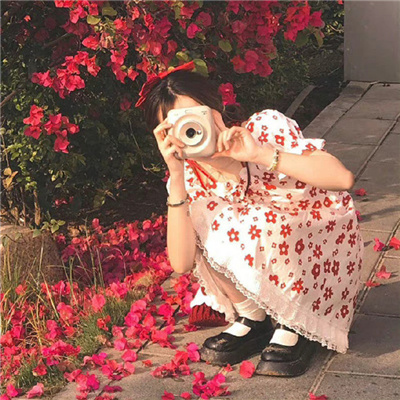 迁西伴游女生镇凝莲
