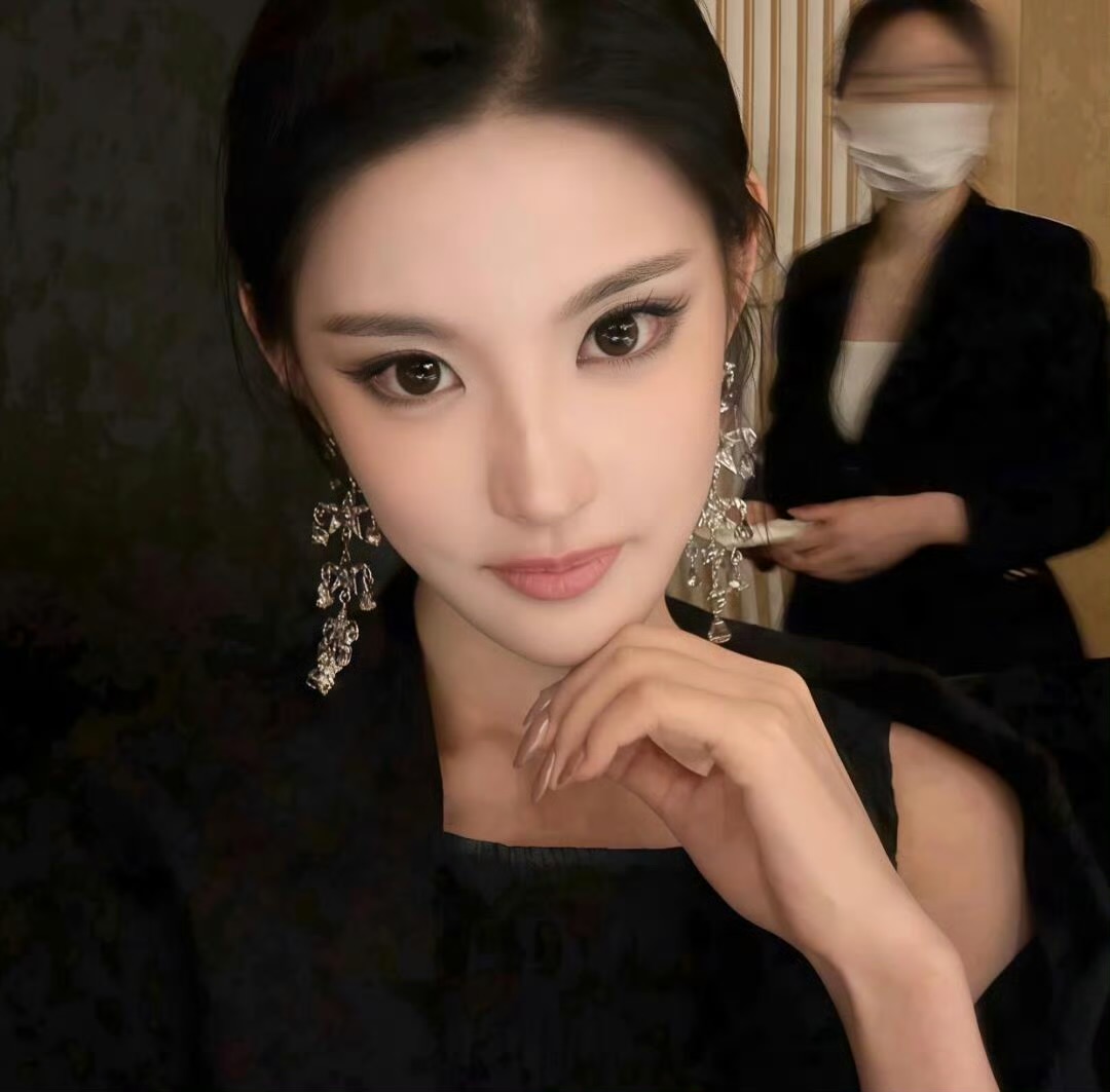 迁西伴游女生 | Isabella Chen的资料
