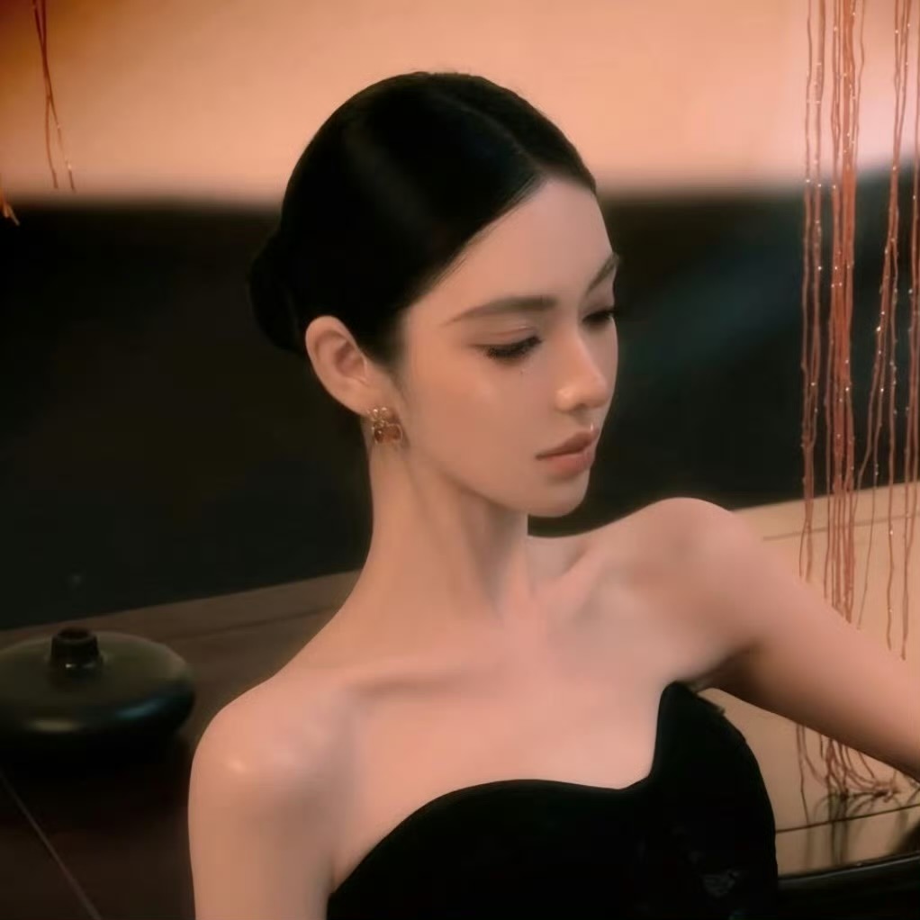 迁西伴游女生 | Emily的资料
